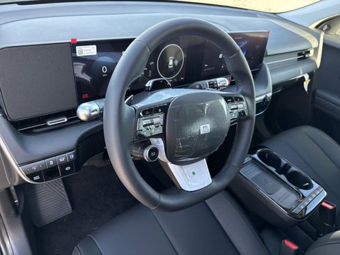 New 2025 Hyundai Ioniq 5 SEL image 16