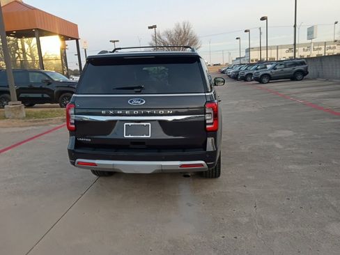 Used 2024 Ford Expedition Limited image 6