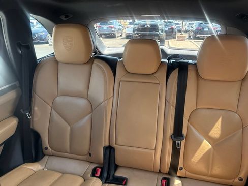 Used 2018 Porsche Cayenne AWD/4WD image 7