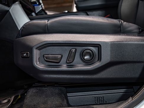 Used 2025 Toyota Sequoia Platinum AWD/4WD image 21