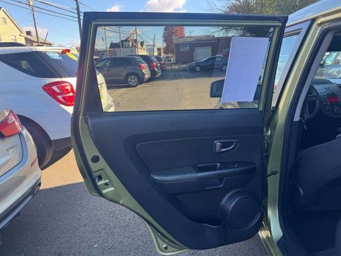 Used 2011 Kia Soul + w/ Audio Pkg image 13