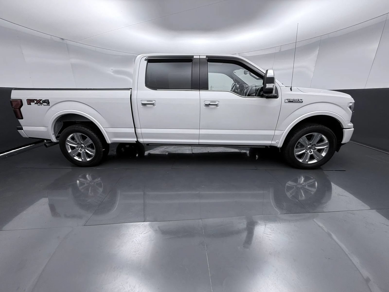 Used 2020 Ford F150 Platinum w/ Technology Package AWD/4WD image 6