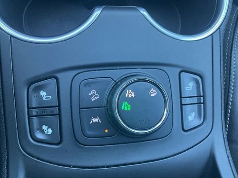 Used 2022 GMC Terrain SLT image 9