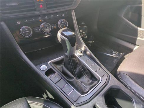 Used 2023 Volkswagen Jetta SE image 12