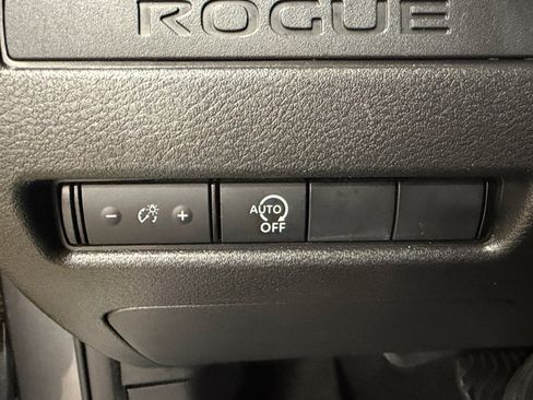 Used 2024 Nissan Rogue S FWD image 24