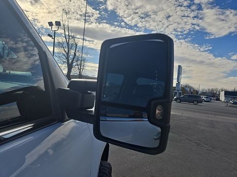 Used 2018 Chevrolet Silverado 2500 High Country w/ Duramax Plus Package image 31