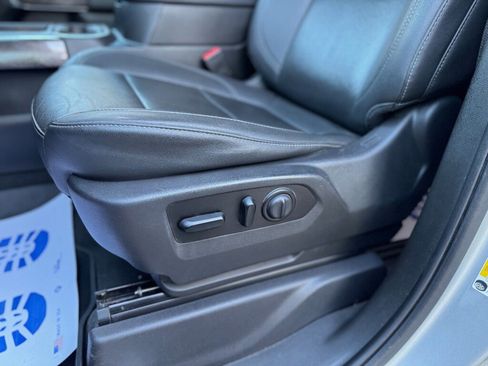 Used 2021 Chevrolet Silverado 2500 LTZ w/ LTZ Convenience Package image 10