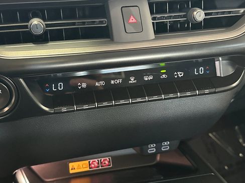 New 2026 Lexus UX 300h AWD image 18