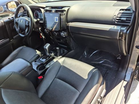 Used 2019 Toyota 4Runner TRD Off-Road Premium AWD/4WD image 10