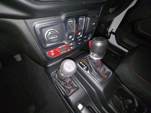 Used 2022 Jeep Wrangler Rubicon w/ LED Lighting Group AWD/4WD image 20