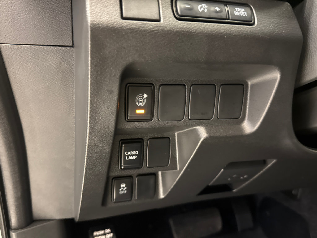 Used 2025 Nissan Frontier SV RWD image 21