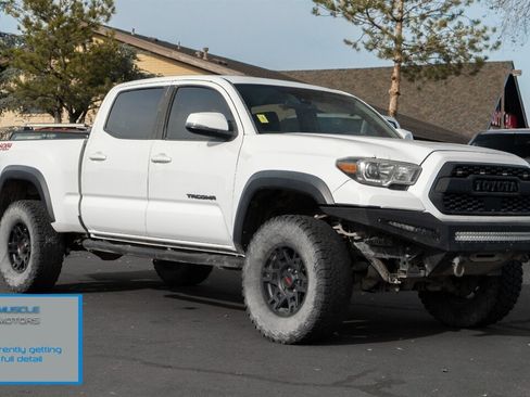 Used 2019 Toyota Tacoma TRD Off-Road image 1