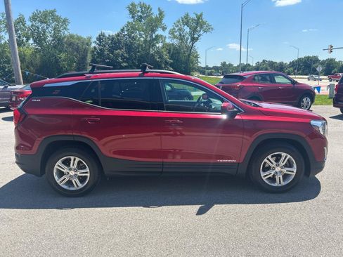 Used 2020 GMC Terrain SLE w/ Driver Convenience Package FWD image 4