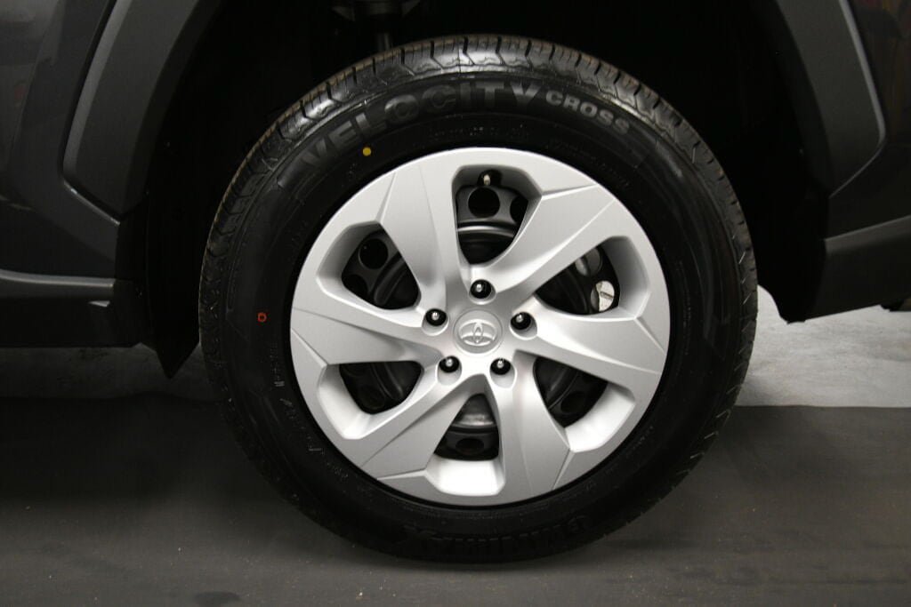 Certified 2025 Toyota RAV4 LE AWD/4WD image 30