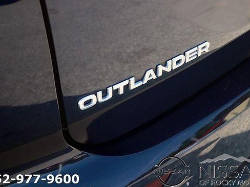Used 2024 Mitsubishi Outlander FWD image 9