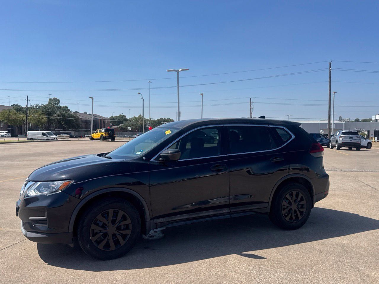 Used 2019 Nissan Rogue S FWD image 12