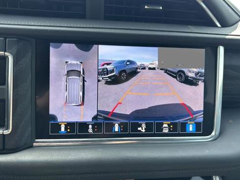 Used 2021 GMC Yukon Denali w/ Denali Ultimate Package AWD/4WD image 15