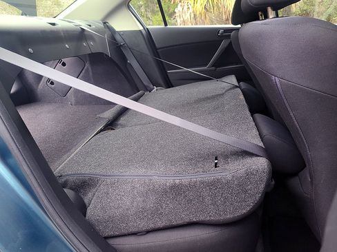 Used 2010 MAZDA MAZDA3 i Sport image 21