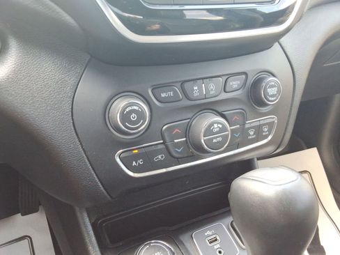Used 2019 Jeep Cherokee High Altitude AWD/4WD image 17
