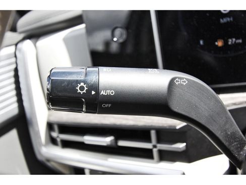 Used 2025 Hyundai Santa Fe Limited FWD image 17