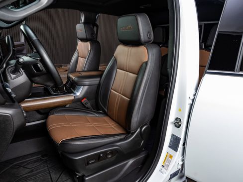 Used 2024 Chevrolet Silverado 2500 High Country w/ Technology Package image 29