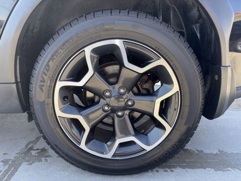 Used 2014 Subaru Crosstrek 2.0i Premium image 9