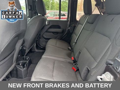 Used 2021 Jeep Wrangler Unlimited Sahara image 25