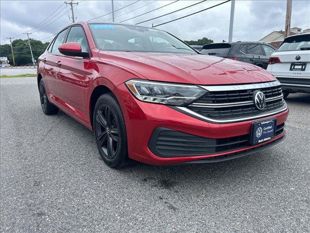 Certified 2023 Volkswagen Jetta SE w/ Panoramic Sunroof Package FWD image 3