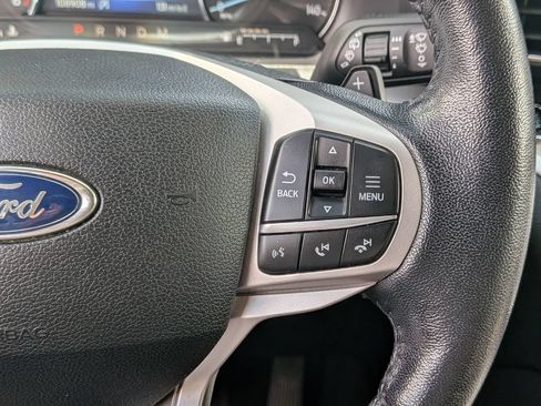 Used 2021 Ford Explorer XLT w/ Equipment Group 202A AWD/4WD image 19