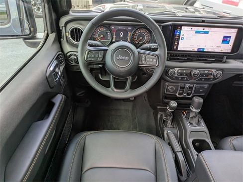 New 2025 Jeep Gladiator Sport image 15