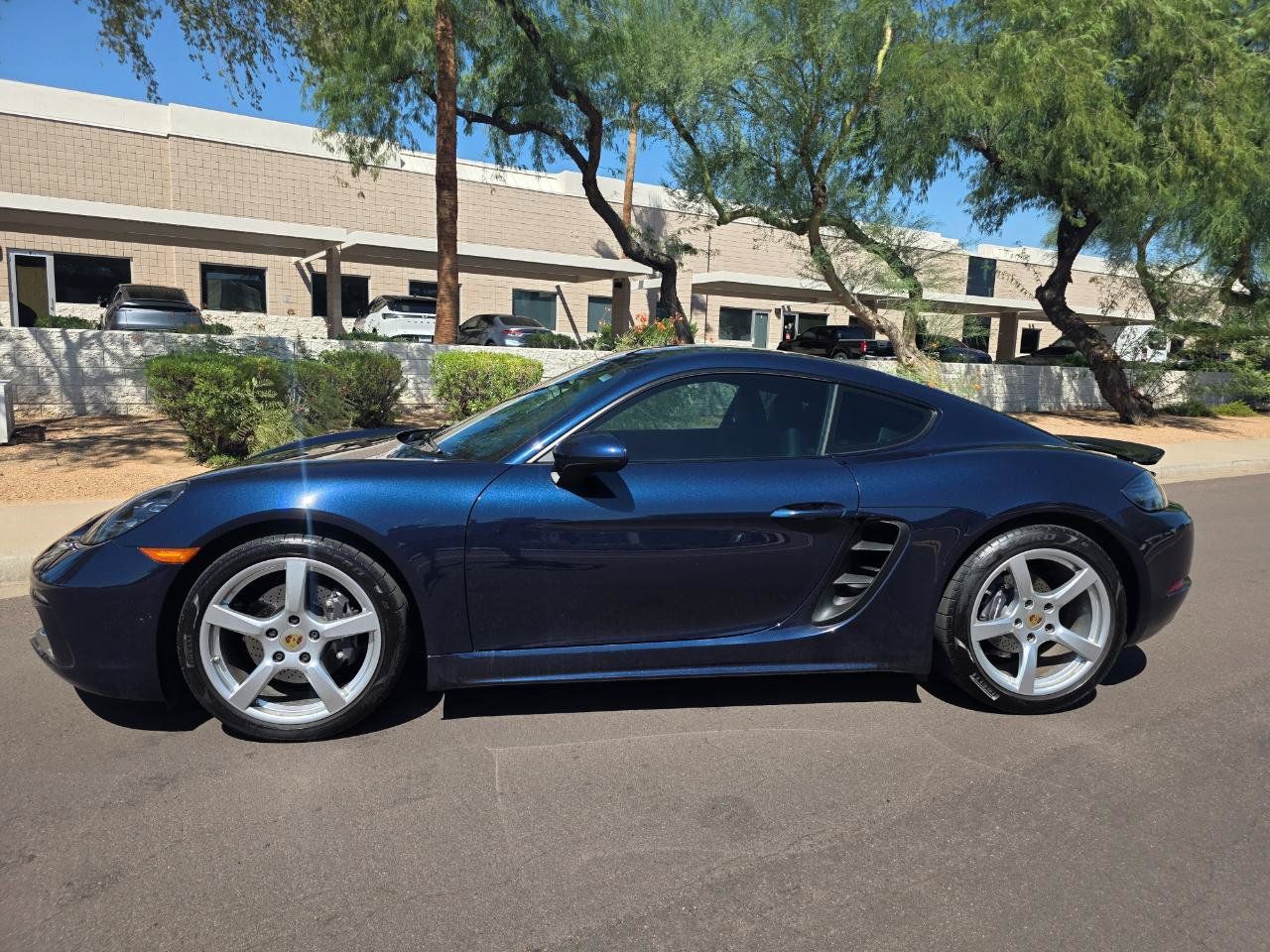 Used 2018 Porsche 718 Cayman RWD image 5