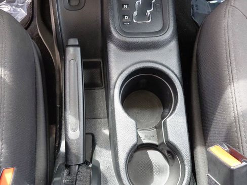 Used 2018 Jeep Wrangler Unlimited Sport S AWD/4WD image 22