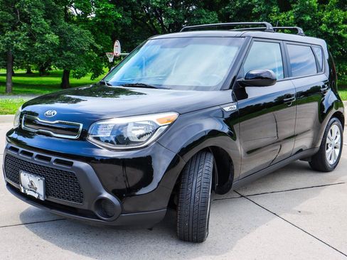 Used 2015 Kia Soul + FWD image 3