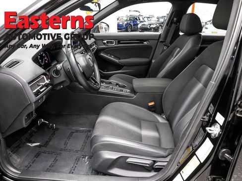 Used 2025 Honda Civic Sport image 13