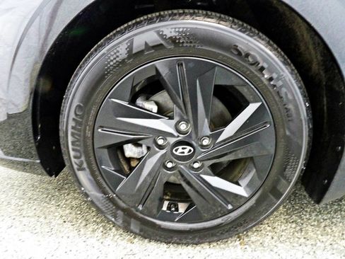 Used 2023 Hyundai Elantra SEL FWD image 18