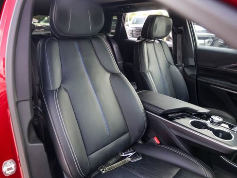 Used 2025 Cadillac Lyriq Luxury w/ LPO, Floor Liner Package AWD/4WD image 29