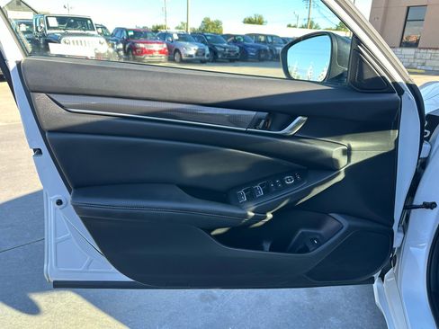 Used 2022 Honda Accord Sport image 31