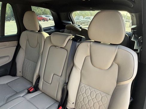 New 2026 Volvo XC90 T8 Plus w/ Protection Package Premier AWD/4WD image 23