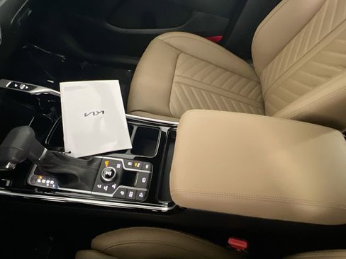 New 2026 Kia Sorento SX Prestige w/ Olive Brown Leather Package image 25