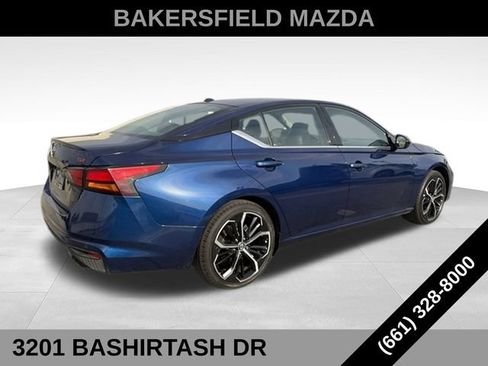 Used 2024 Nissan Altima 2.5 SR w/ SR Premium Package FWD image 5