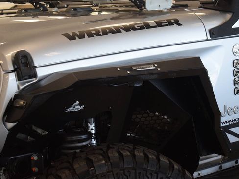 Used 2018 Jeep Wrangler Unlimited Sport S AWD/4WD image 19
