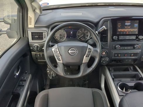 Used 2024 Nissan Titan SV w/ SV Convenience Package image 16