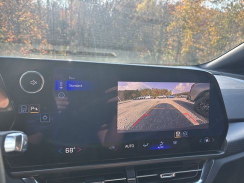 New 2026 Chevrolet Equinox EV LT image 20