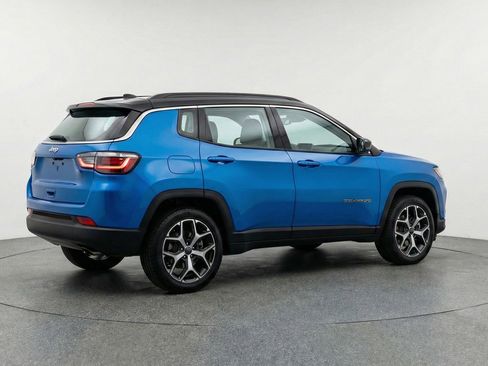 Used 2025 Jeep Compass Limited AWD/4WD image 9