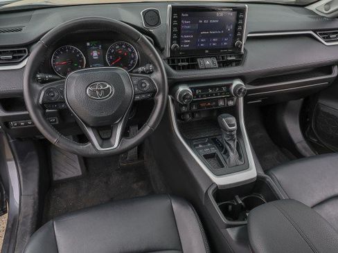 Used 2022 Toyota RAV4 XLE Premium FWD image 21