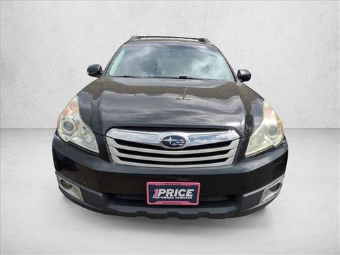 Used 2010 Subaru Outback 2.5i Premium AWD/4WD image 2