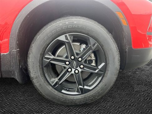 Used 2025 Chevrolet Blazer LT w/ Convenience Package image 11