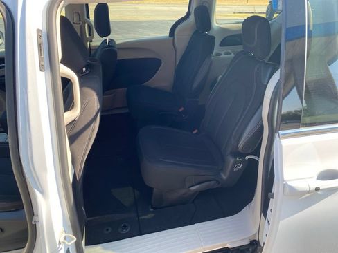 Used 2023 Chrysler Voyager LX FWD image 26