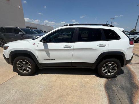 Used 2022 Jeep Cherokee Trailhawk w/ Sun, Sound & Nav Group AWD/4WD image 2