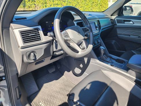 Used 2022 Volkswagen Atlas Cross Sport SE image 22